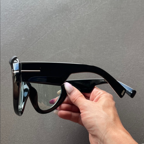 Tom Ford Linden FT1094 Unisex Sunglasses Black Frame main image 7